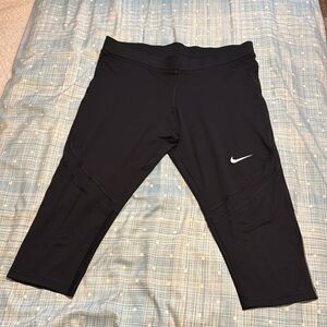 Nike XL Black Crop Leggings